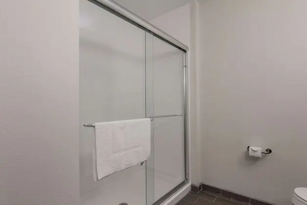 Standard Oda, 2 Büyük (Queen) Boy Yatak, Sigara İçilmez