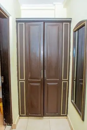 Giysi dolabı