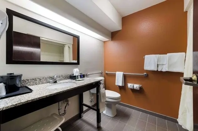 Oda, 1 Büyük (Queen) Boy Yatak, Engellilere Uygun