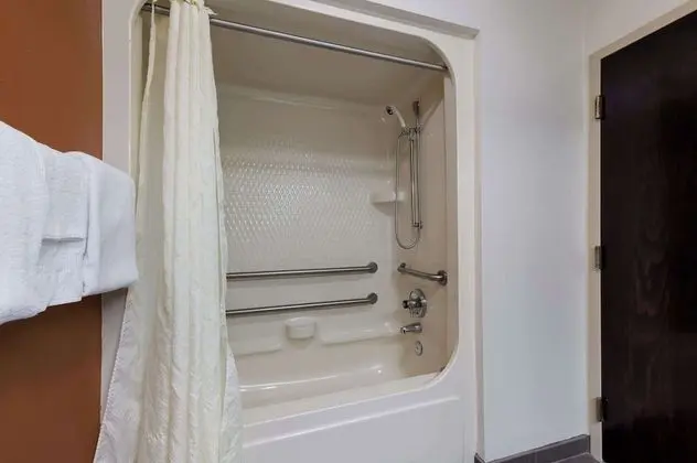 Oda, 1 Büyük (Queen) Boy Yatak, Engellilere Uygun