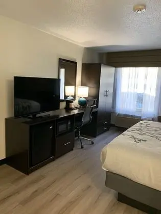 Oda, 1 En Büyük (King) Boy Yatak, Engellilere Uygun, Sigara İçilmez