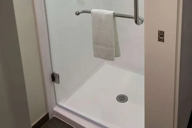 Oda, 2 Büyük (Queen) Boy Yatak, Sigara İçilmez