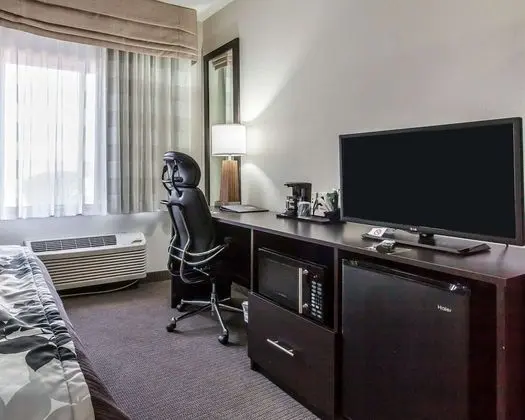 Oda, 1 Büyük (Queen) Boy Yatak, Engellilere Uygun, Sigara İçilmez