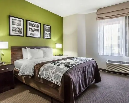 Oda, 1 Büyük (Queen) Boy Yatak, Engellilere Uygun, Sigara İçilmez