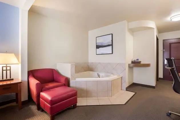 Standard Oda, 1 En Büyük (King) Boy Yatak, Sigara İçilmez, Sıcak Su Küveti (Walk-in Shower)