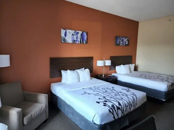 Oda, 2 Büyük (Queen) Boy Yatak, Engellilere Uygun, Sigara İçilmez