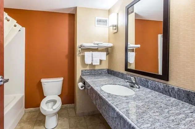 Oda, 2 Büyük (Queen) Boy Yatak, Engellilere Uygun, Sigara İçilmez