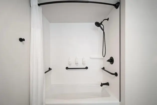Engellilere uygun banyo