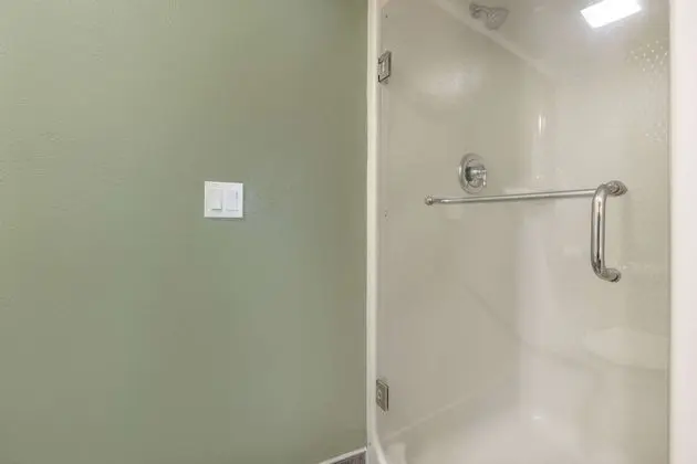 Standard Oda, 2 Büyük (Queen) Boy Yatak, Sigara İçilmez