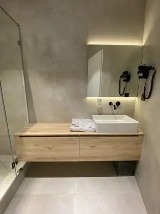 Tek Kişilik Oda, Ortak Banyo