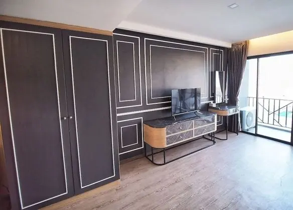 Deluxe Room with Pool View