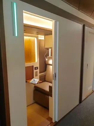 Single FlexiSuite Pod - 6 Hour Morning Stay from 07:00-13:00 hrs (7am-1pm) on Check-Out Date