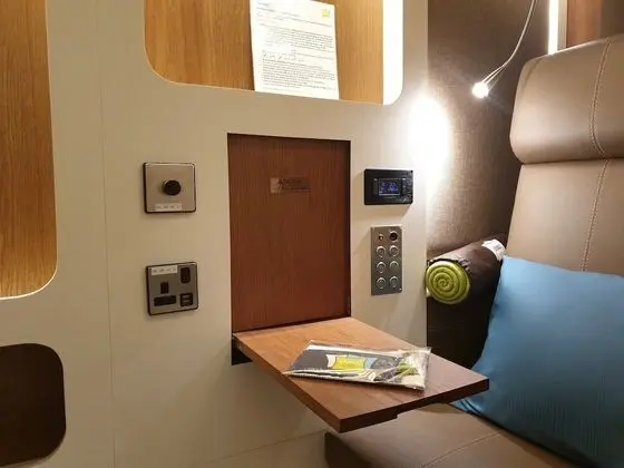 Single FlexiSuite Pod - 8 Hour Night Stay from 23:00-07:00 hrs (11pm-7am)