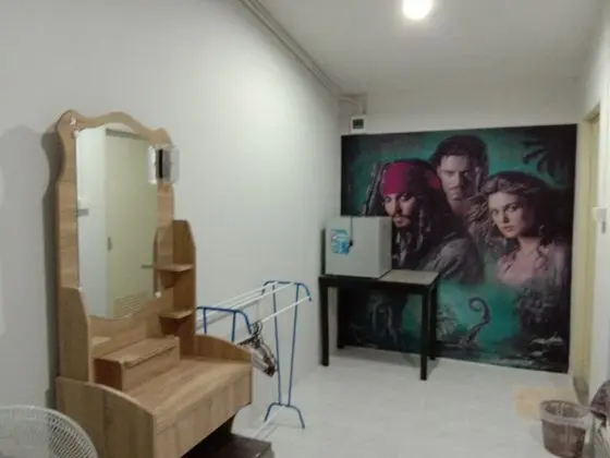 Chalet Fan Room (With Safebox)