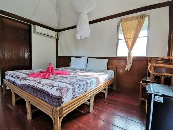 One bedroom chalet (Air-con)