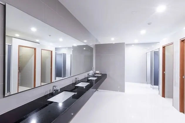 Studio with Shared Bathroom (Twin Bed)