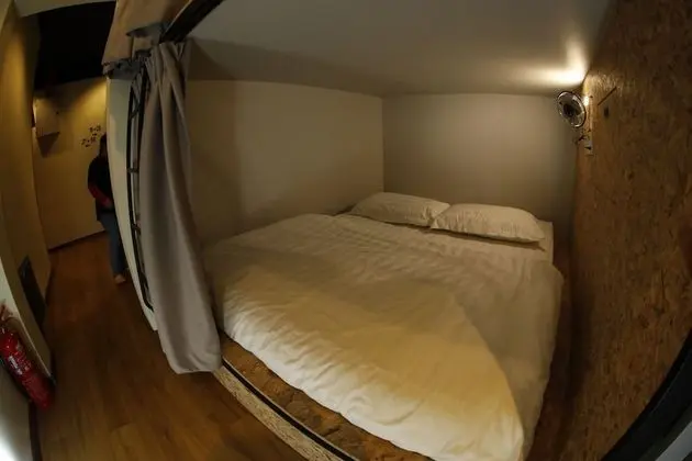 Basic Ortak Ranzalı Oda (Double Bed)