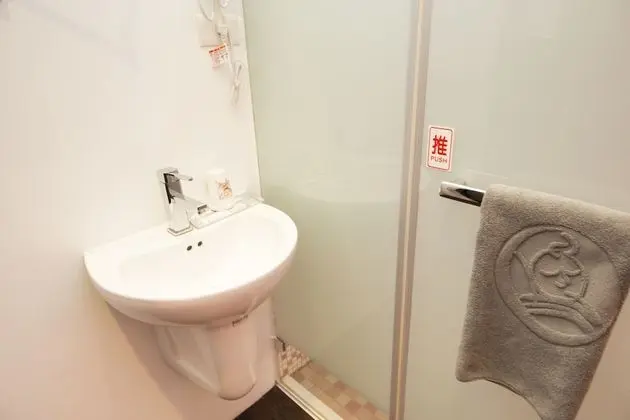 Standard Tek Büyük Yataklı Oda, 1 Çift Kişilik Yatak, Ortak Banyo