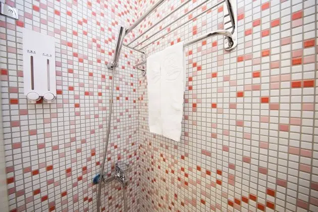 Standard Tek Büyük Yataklı Oda, 1 Çift Kişilik Yatak, Ortak Banyo