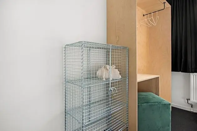 Tek Büyük Yataklı Oda, Ortak Banyo