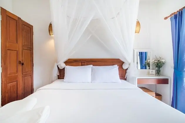 Deluxe Oda (Deluxe Room On the Road)