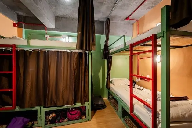 Female 4 Beds Dorm