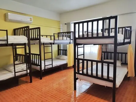 6-Bed Mixed Dormitory Room