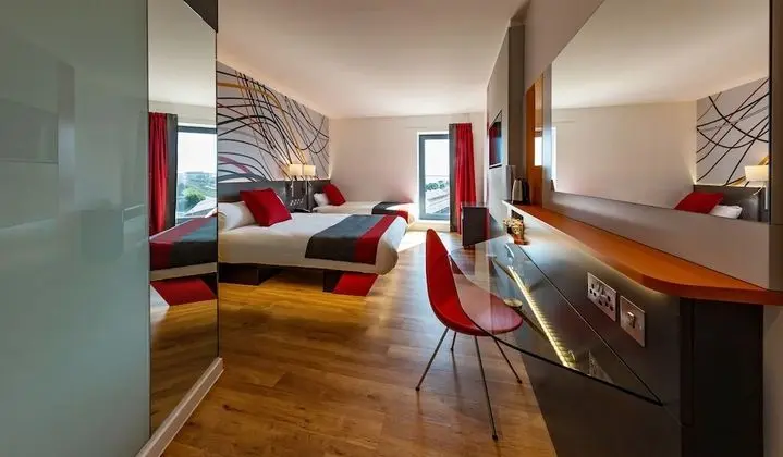 Queen Twin Room