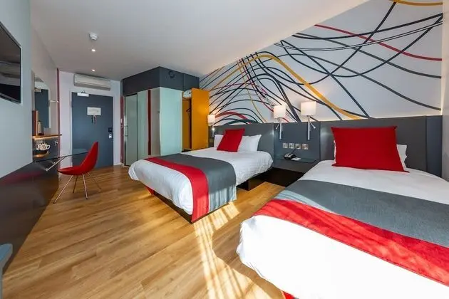 Queen Twin Room