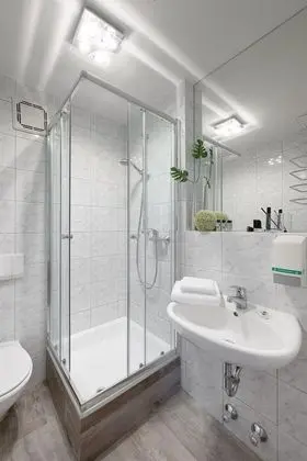 Büyük Yataklı Tek Kişilik Oda