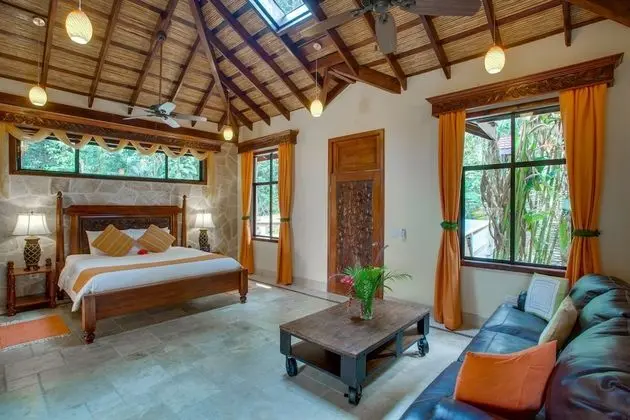 Creekside Cottages