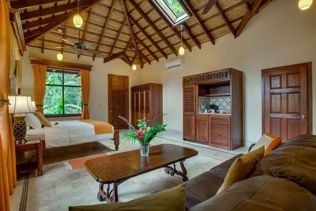 Creekside Cottages