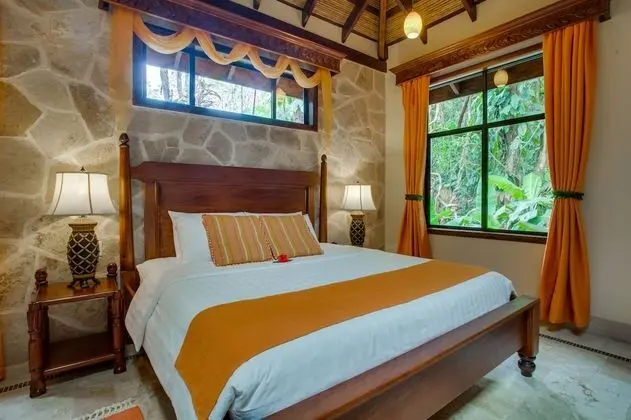 Creekside Cottages