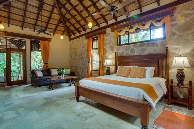Creekside Cottages