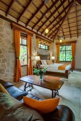 Creekside Cottages