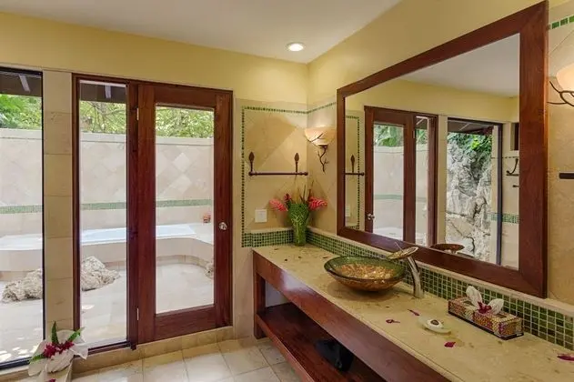 Creekside Cottages