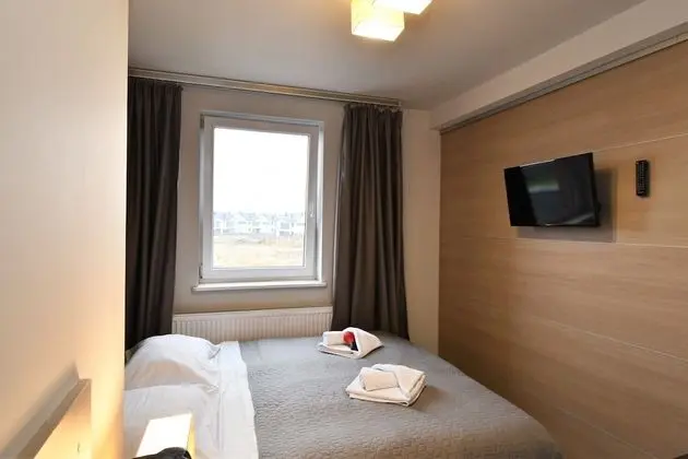 Tek Büyük veya İki Ayrı Yataklı Oda, Özel Banyo (I)