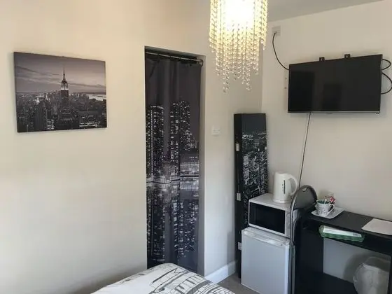 Standard Tek Büyük Yataklı Oda