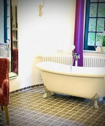 Deluxe Dört Kişilik Oda, Balkon (free standing tub)
