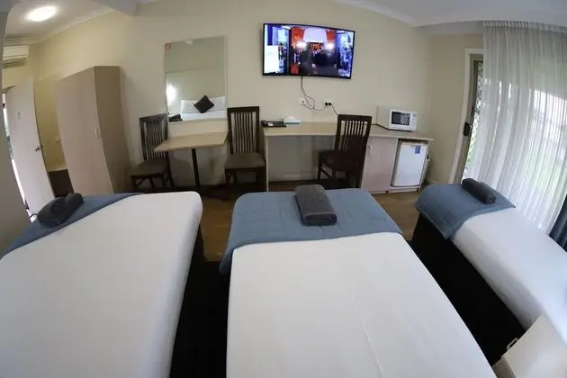 Family Oda, Sigara İçilmez (Not Pet Friendly)