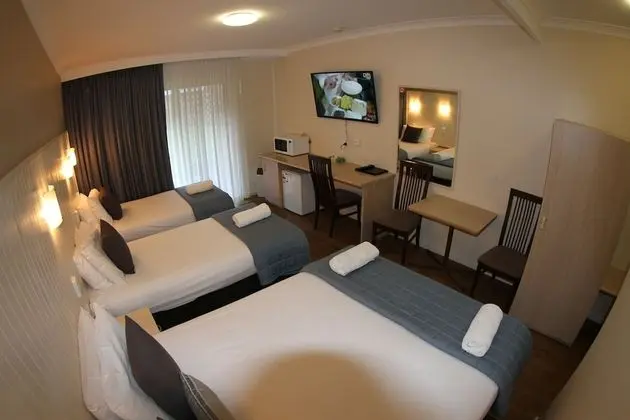 Family Oda, Sigara İçilmez (Not Pet Friendly)