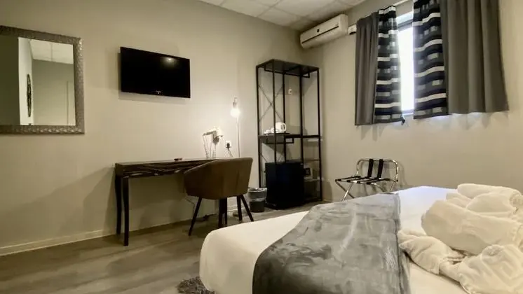 Standard Tek Büyük veya İki Ayrı Yataklı Oda