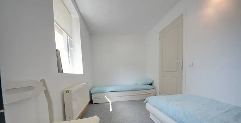 Basic Tek Büyük veya İki Ayrı Yataklı Oda, Ortak Banyo