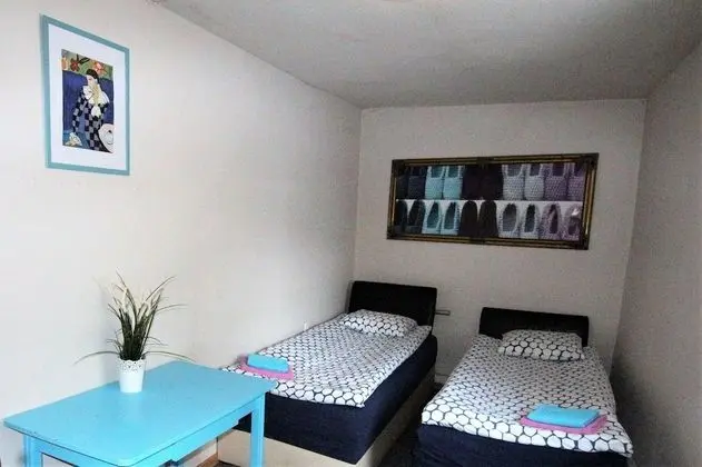 Basic Tek Büyük veya İki Ayrı Yataklı Oda, Ortak Banyo