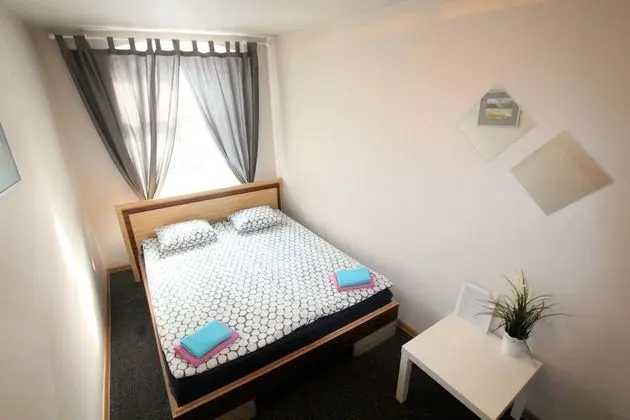 Basic Tek Büyük Yataklı Oda, 1 Büyük (Queen) Boy Yatak, Ortak Banyo