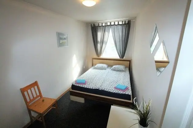 Basic Tek Büyük Yataklı Oda, 1 Büyük (Queen) Boy Yatak, Ortak Banyo