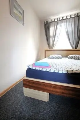 Basic Tek Büyük Yataklı Oda, 1 Büyük (Queen) Boy Yatak, Ortak Banyo