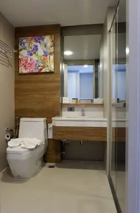 Deluxe Tek Büyük Yataklı Oda