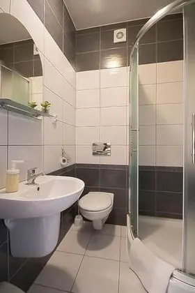 Tek Büyük Yataklı Oda (3)