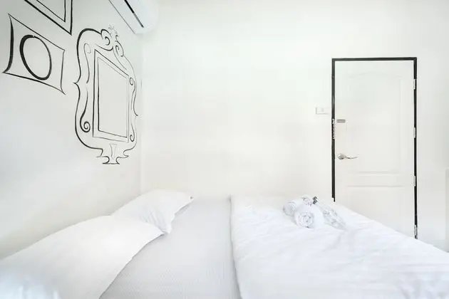 Double Bed Room with Share bathroom(PrivateRoom)